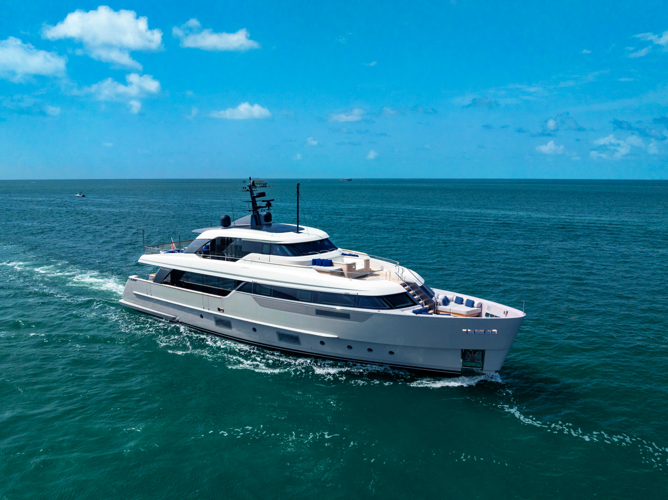 洋楽 SOLOC LEGACY - 96' Sanlorenzo 2022 Luxury Yacht | IKONIC Yachts